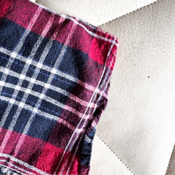 Levi’s • Plaid Button Down Shirt - Picture 2 of 4